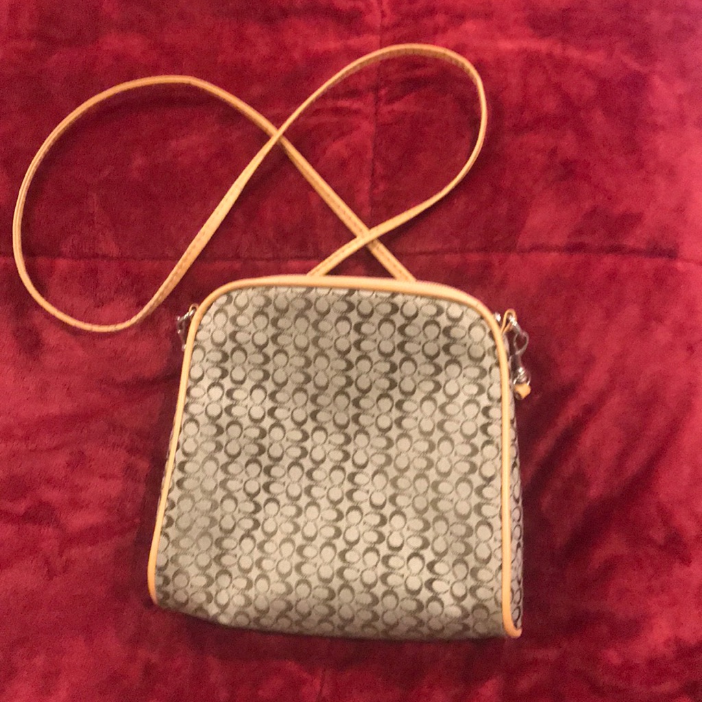 Very Clean And Pretty Purse Very Clean And Pretty Purse